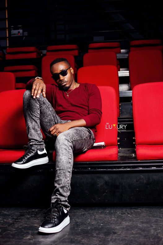 Roberto Announces Album & EP Next Year